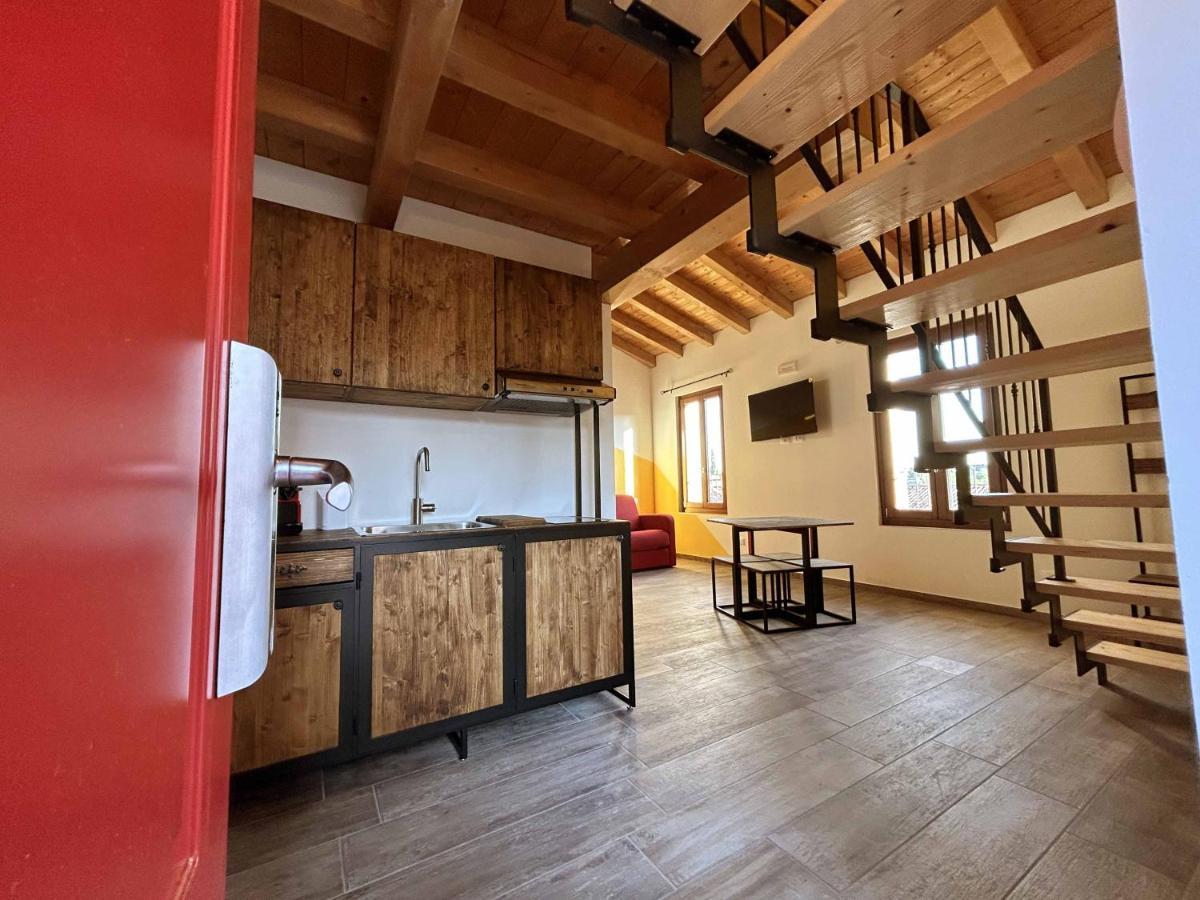 La Volpe Rossa Rooms And Apartments サン・フェリーチェ・デル・ベナーコ エクステリア 写真