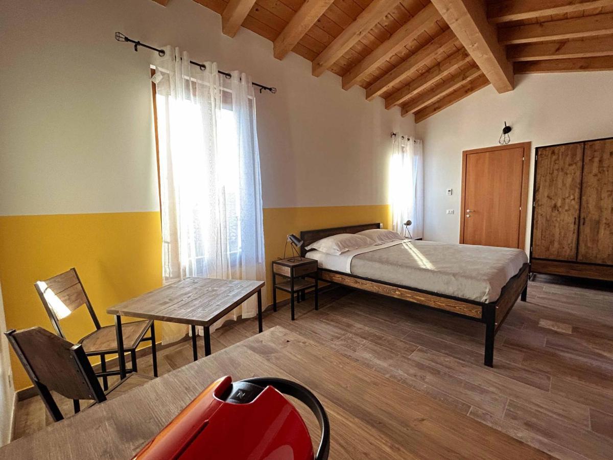 La Volpe Rossa Rooms And Apartments サン・フェリーチェ・デル・ベナーコ エクステリア 写真